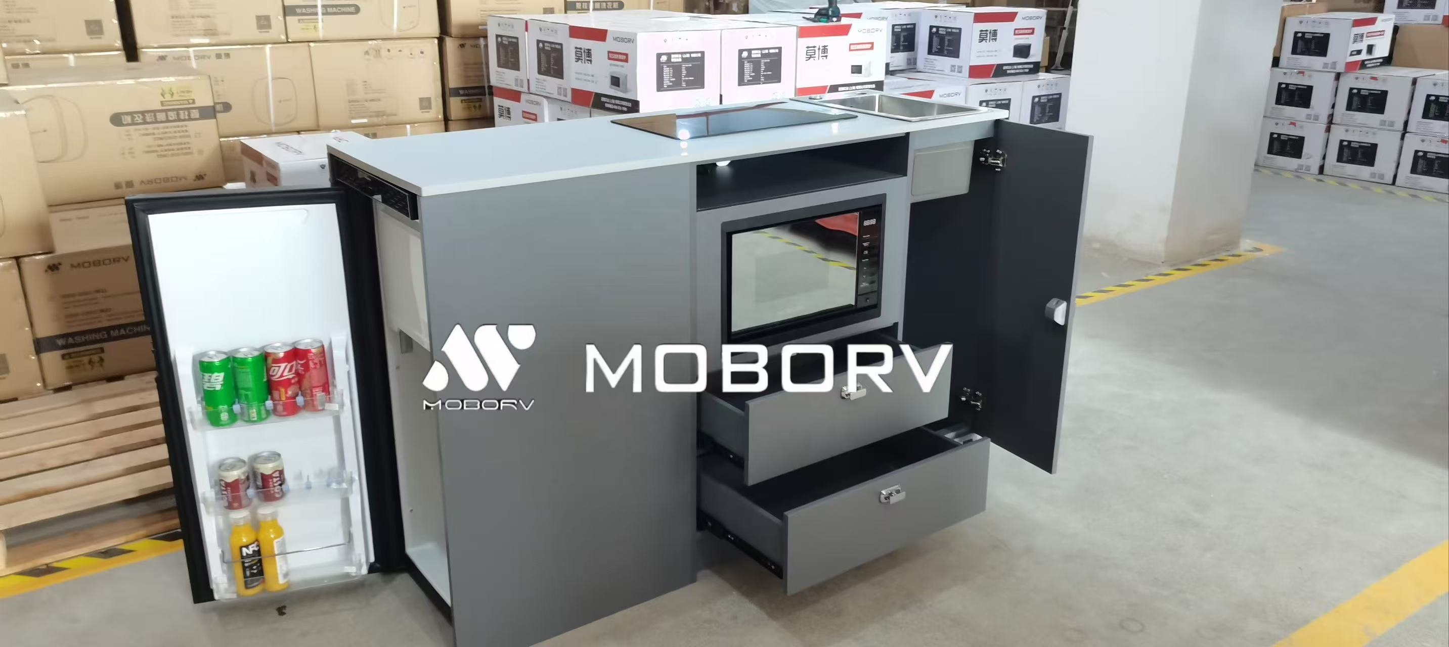 MOBORV キャラバン モーターホーム キャンピングカー改 - Van Camping Cooking のレビューと価格