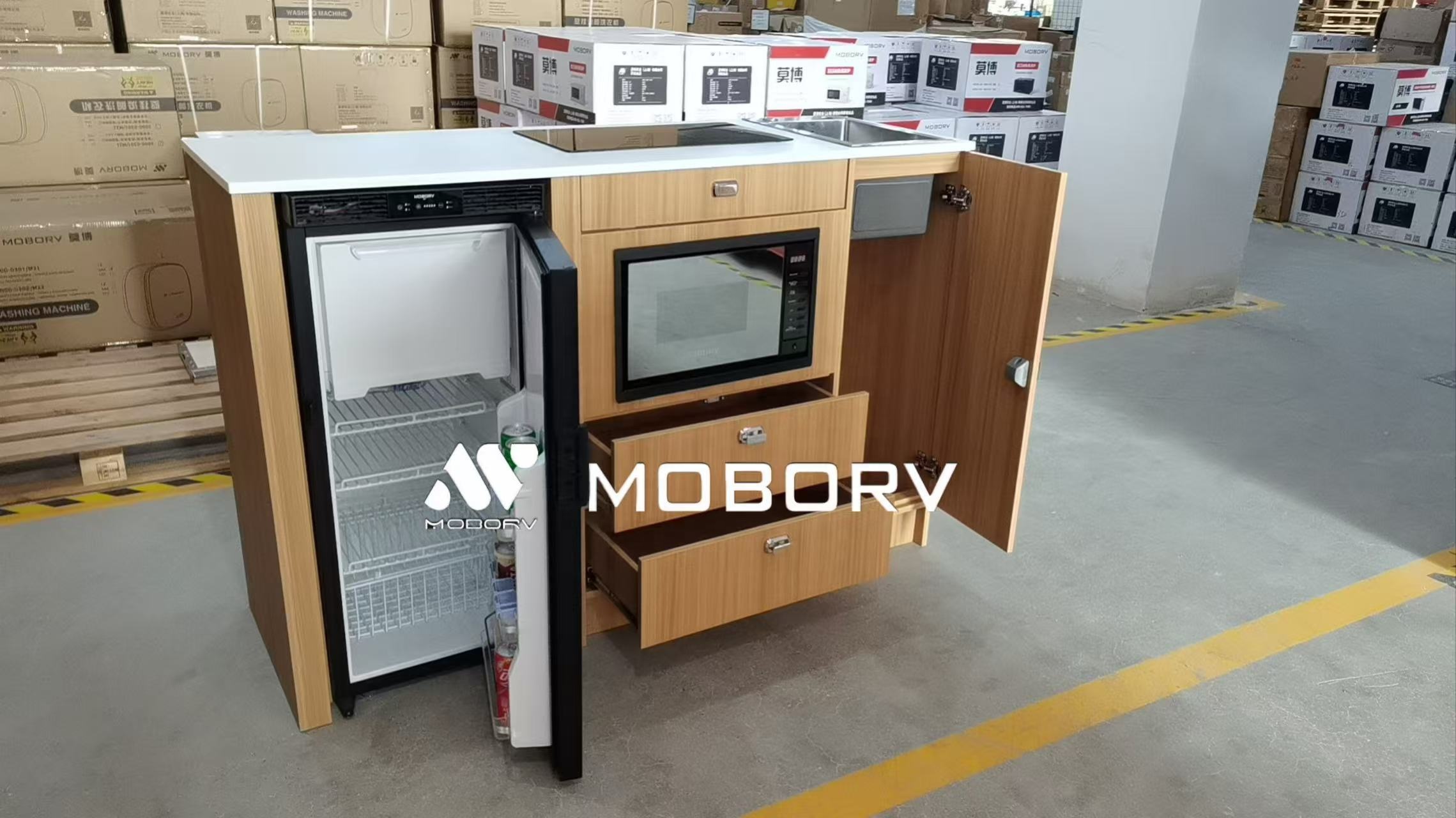 MOBORV キャラバン モーターホーム キャンピングカー改 - Van Camping Cooking のレビューと価格